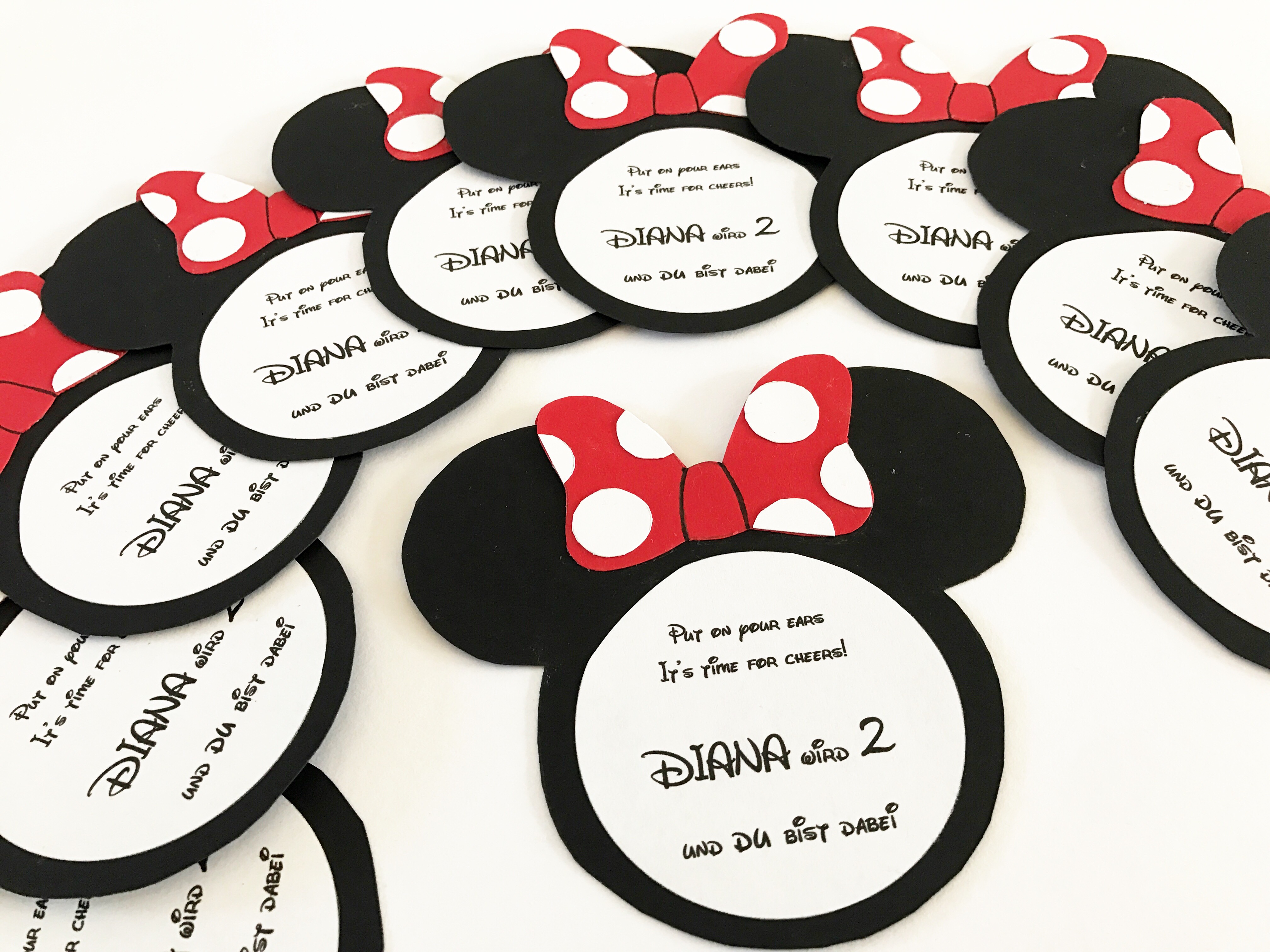 DIY Minnie Mouse Einladungskarten - eine Anleitung für alle Disney Fans