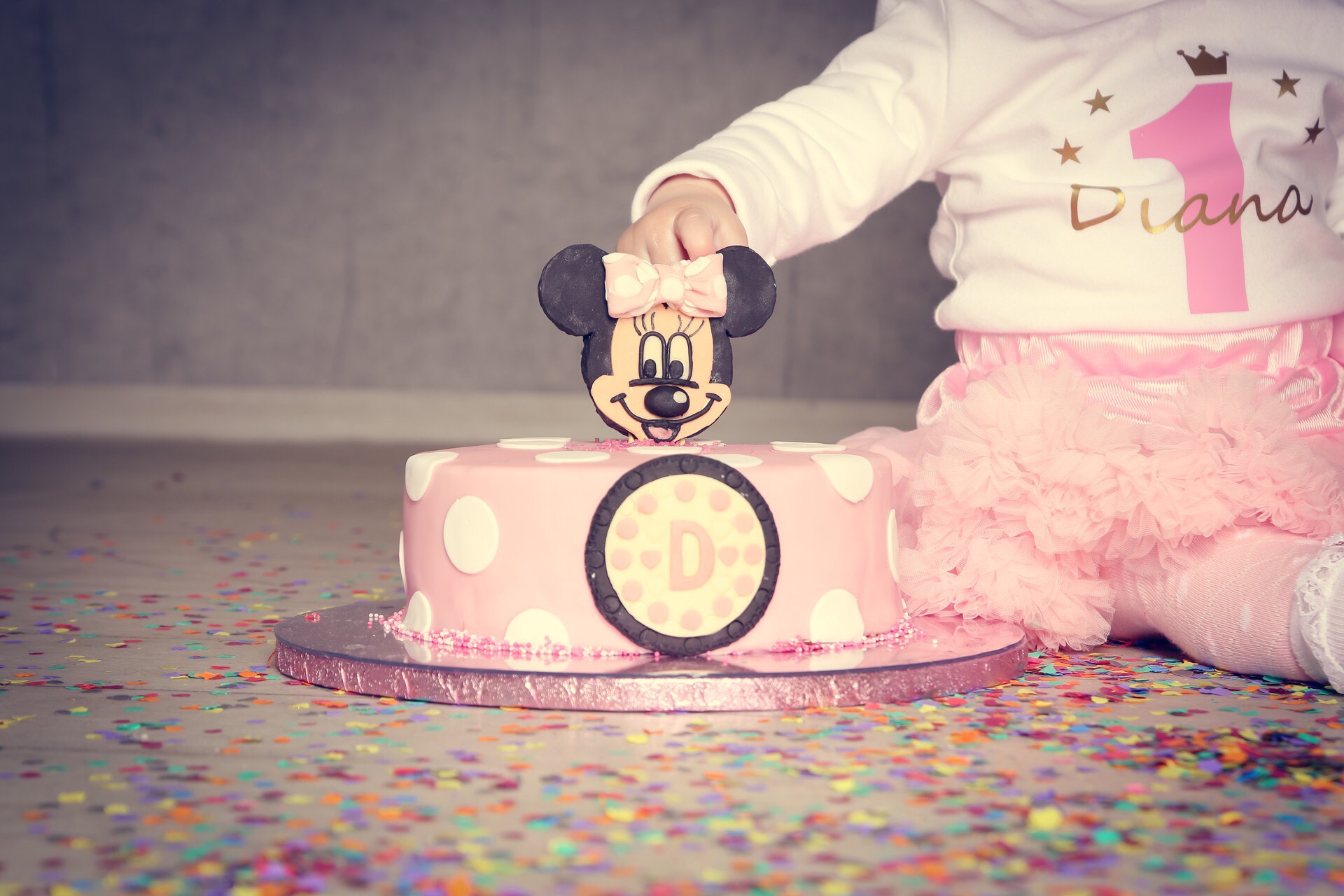 Minnie Mouse Geburtstagstorte - Rezept für eine Motivtorte